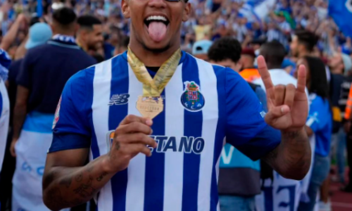 Cruzeiro surpreende e abandona negociação com jogador do FC Porto por razão inesperada